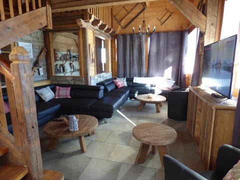 Communal lounge/ TV room