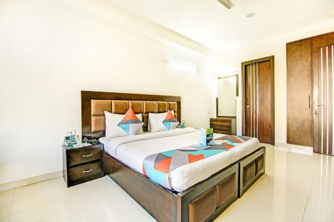 FabExpress Hemkunt Residency Noida Hotel in Noida