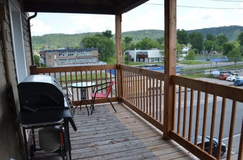 Balcony/Terrace, Mountain view