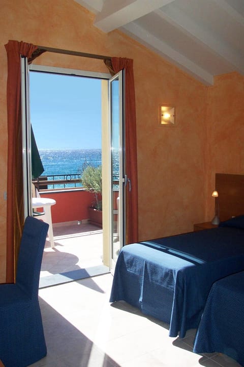 Day, View (from property/room), Photo of the whole room, Sea view