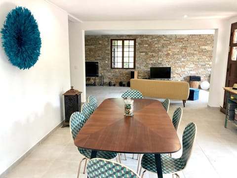 Villa de 4 chambres avec piscine privee jardin clos et wifi a Saze Villa in Rochefort-du-Gard