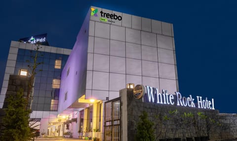 Treebo Trend White Rock - Sohna Road Hotel in Gurugram