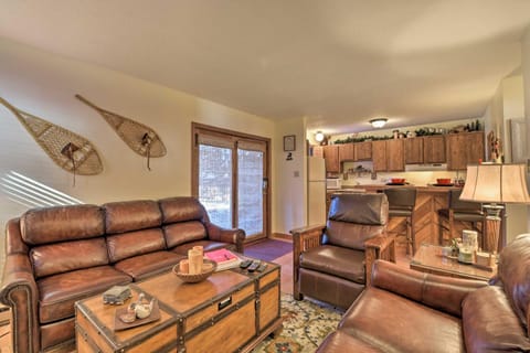 Cozy Angel Fire Condo Less Than Half Mi to Resort! Apartamento in Angel Fire