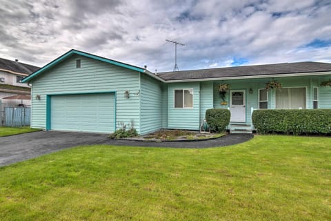 Quaint Ranch Home with Yard in Midtown Anchorage! Haus in Anchorage