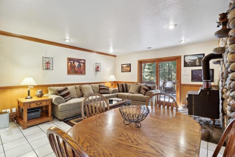 Luxe Lake Tahoe Vacation Rental with Hot Tub and Sauna Casa in Incline Village