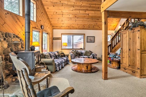 Truckee Outdoorsy Retreat Less Than 2 Mi to Donner Lake! House in Truckee