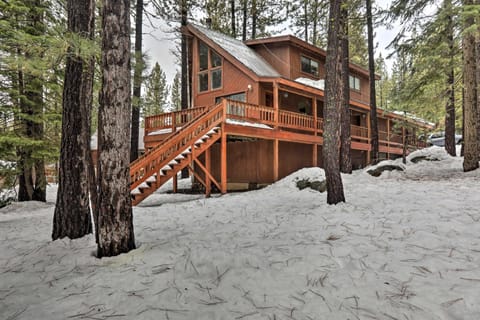 Truckee Outdoorsy Retreat Less Than 2 Mi to Donner Lake! House in Truckee