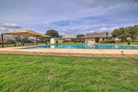 Near SeaWorld! Modern Family Home with Pool Access House in San Antonio