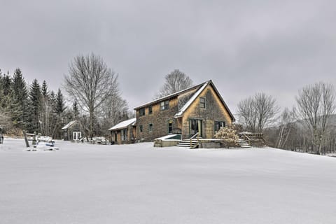 Upscale Montgomery Cabin, Near Jay Peak Resort! House in Vermont