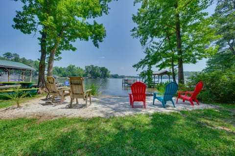 Lake Sinclair Crooked Creek Cottage with Fire Pit! Casa in Lake Sinclair