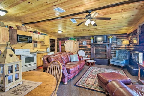 Arkansas Log Cabin Rental Near Lake Greeson! Haus in Pike County