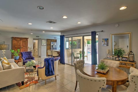 Colorful Home with Grill Less Than 4 Mi to Talking Stick Golf Casa in McCormick Ranch