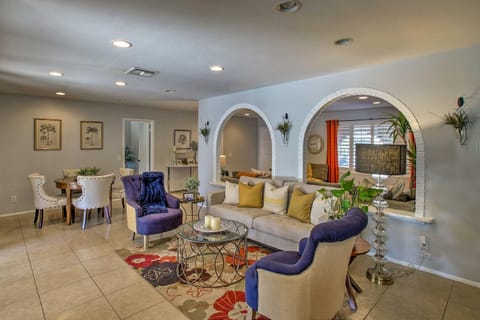 Colorful Home with Grill Less Than 4 Mi to Talking Stick Golf Haus in McCormick Ranch