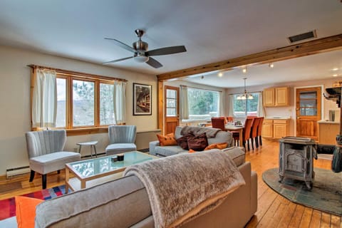 Vermont Getaway with Deck - 6 Miles to Mt Snow! House in Wilmington