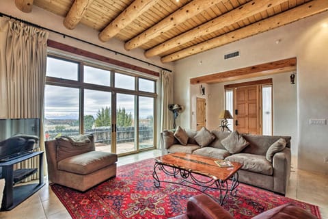 Adobe-Style Home with Views Less Than 5 Mi to Santa Fe Plaza House in Tesuque