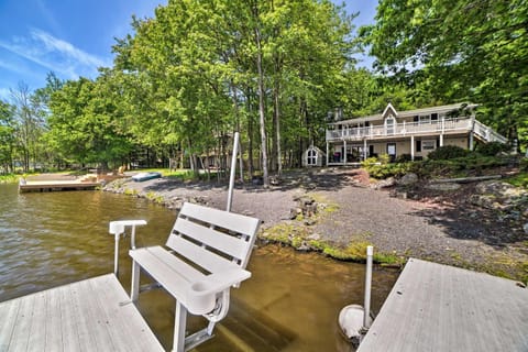 Waterfront Pocono Lake Home with Private Dock! Casa in Coolbaugh Township