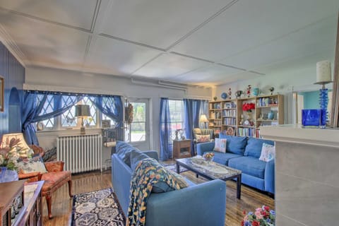 Eclectic Manitowoc Vacation Rental Near Marina! Wohnung in Wisconsin