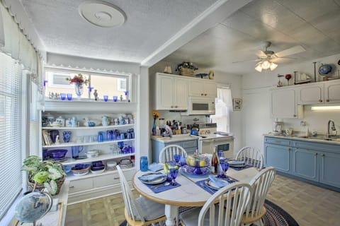 Eclectic Manitowoc Vacation Rental Near Marina! Apartment in Wisconsin