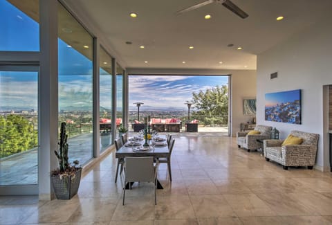 Luxury La Jolla Getaway with Pool and Coastline Views! Haus in La Jolla