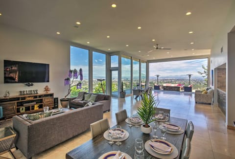 Luxury La Jolla Getaway with Pool and Coastline Views! Haus in La Jolla