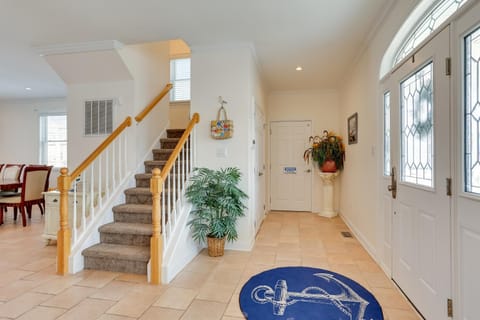 Coastal Home with Outdoor Shower 4Mi to Atlantic City Casa in Brigantine