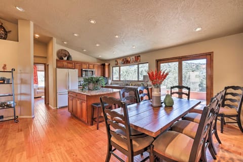 Secluded Sedona Escape with Patio and Red Rock Views! House in Village of Oak Creek
