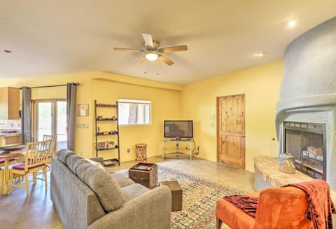 Tucson Home with Covered Patio Near Outdoor Adventure Haus in Tanque Verde