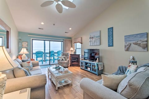 Topsail Beach Oceanfront Oasis with Stunning Views! Condominio in North Topsail Beach