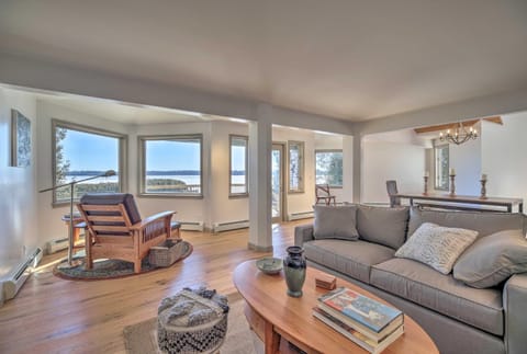 Plattsburgh Home with Deck on Lake Champlain House in Lake Champlain