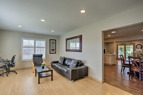Lovely San Diego Home about 15 Mi to Downtown and Coast! Casa in Mira Mesa