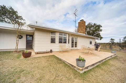 Historic Hoffmann Ranch Haus Near Wineries! House in Rio Grande