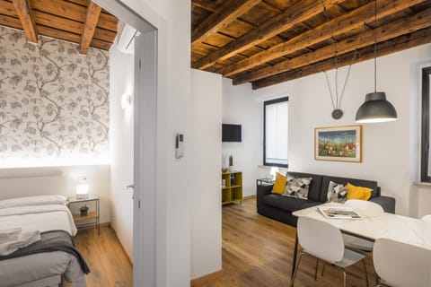 Living room, Photo of the whole room, Seating area, Dining area