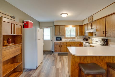 Sacajawea Suite with Deck Near Trails and Sites! Apartamento in North Dakota