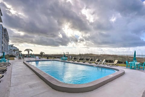 Condo with Views and Balcony on Panama City Beach! Eigentumswohnung in Lower Grand Lagoon