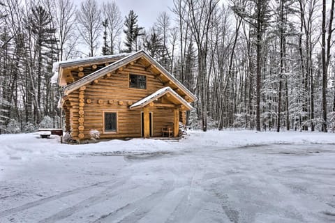 Secluded Cabin - Short Drive to Traverse City Casa in Michigan