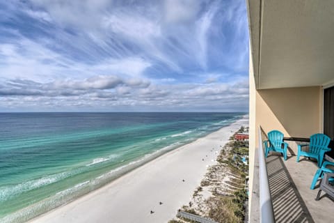 Beachfront Panama City Resort Condo with 2 King Beds Copropriété in Long Beach