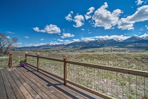 Mtn-View Cabin 40 Mi to Yellowstone Ntl Park! Casa in Pray