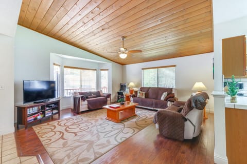 Mountain Paradise about 1 Mile to Pine Mountain Lake! House in Groveland