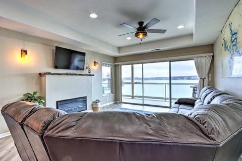 Waterfront Condo with Pool on Lake of the Ozarks! Condo in Lake of the Ozarks