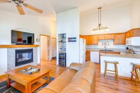 Condo with Mtn View Less Than 1 Mi to Steamboat Resort! Apartment in Steamboat Springs