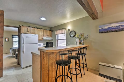 Condo with Grill Access Close to Angel Fire Resort Copropriété in Angel Fire