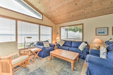 Beachfront Whidbey Island Home and Apartment! Haus in Bells Beach