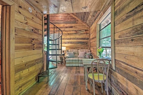 Creekside Cabin with Deck in Pisgah Forest! House in Buncombe County