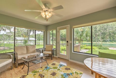 Riverfront Dunnellon Home with Dock and Solarium! Haus in Dunnellon