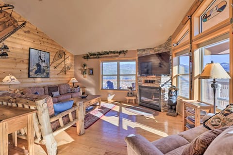 Grand Lake House with Mountain Views, Deck! House in Rocky Mountain National Park