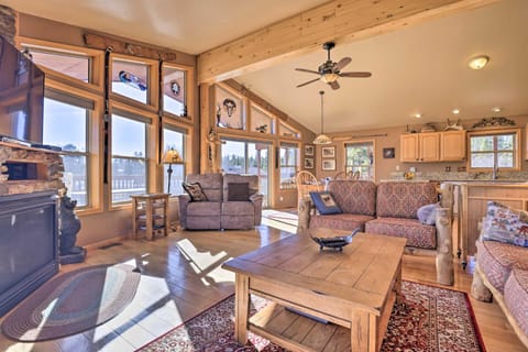 Grand Lake House with Mountain Views, Deck! House in Rocky Mountain National Park