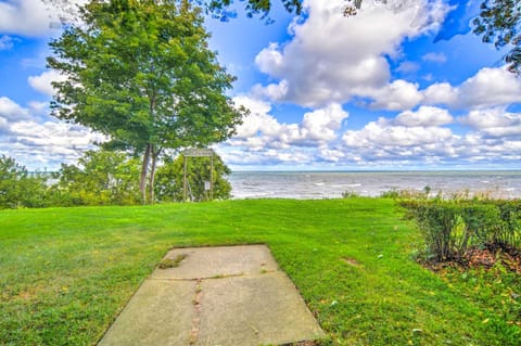 Private Waterfront Lake Erie Home with BBQ Patio House in Lake Erie