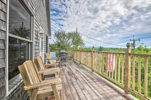 Acadia National Park Home with Deck and Ocean View! Maison in Southwest Harbor