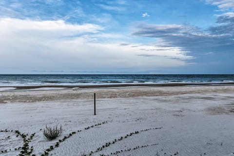 Oceanfront Daytona Beach Condo with View and Pool Condo in Daytona Beach Shores