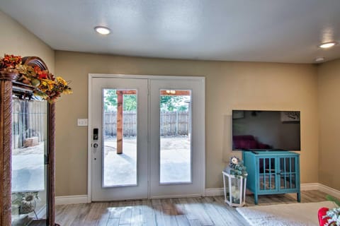 Renovated Modern Home with Patio, Walk to Texas Tech Haus in Lubbock